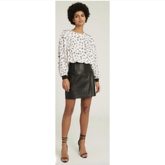 4. NWT REISS Jolie Lips Print Long Sleeve Top Size 0 - Picture 2 of 8